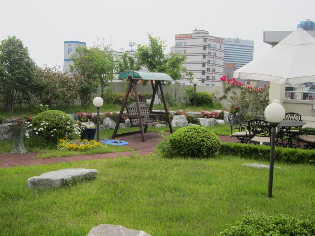 Hostel The New Day Busan Exteriör bild