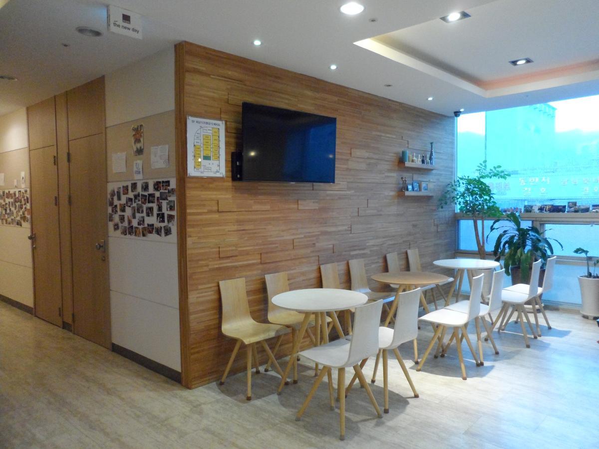 Hostel The New Day Busan Exteriör bild