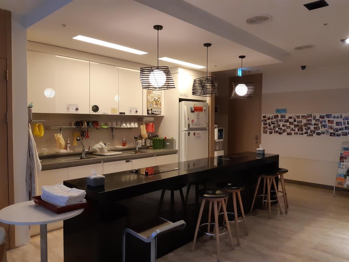 Hostel The New Day Busan Exteriör bild