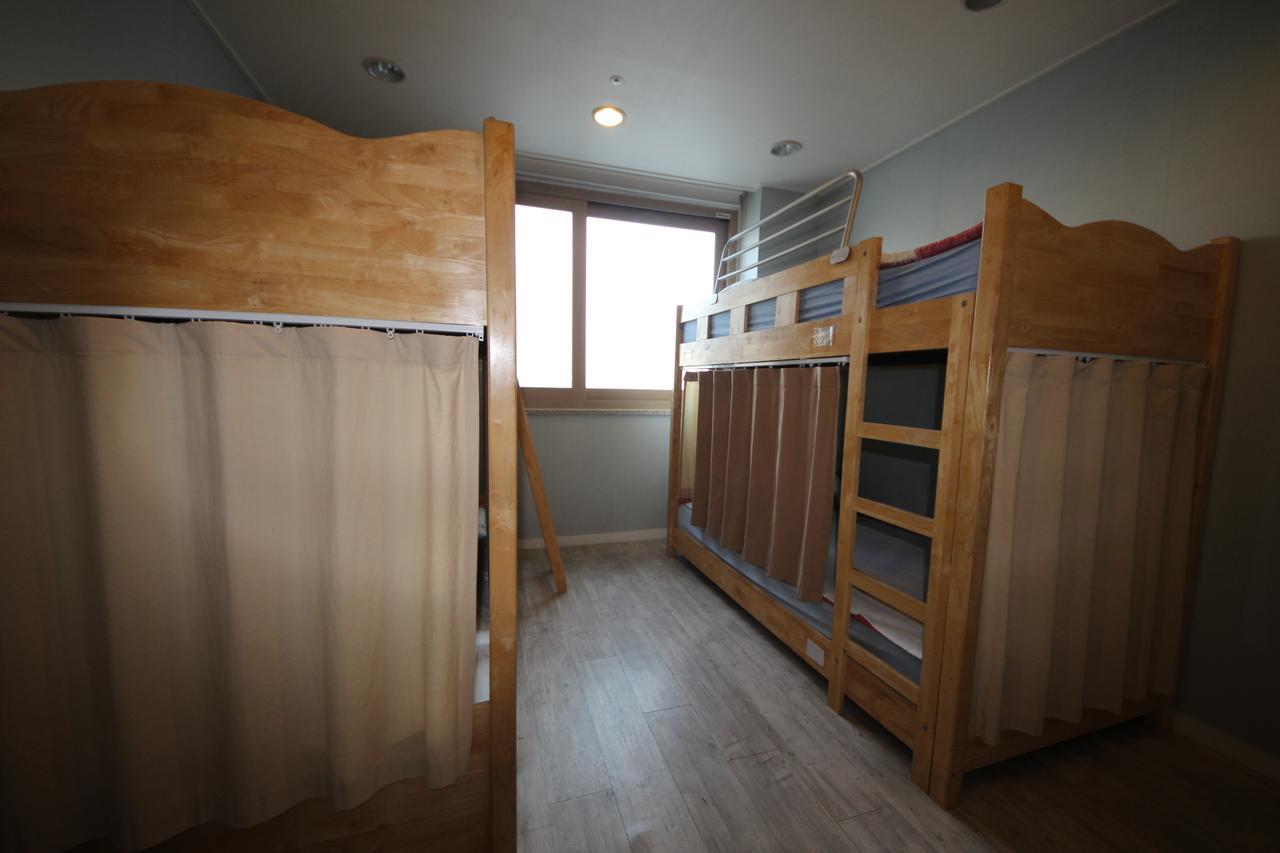 Hostel The New Day Busan Exteriör bild