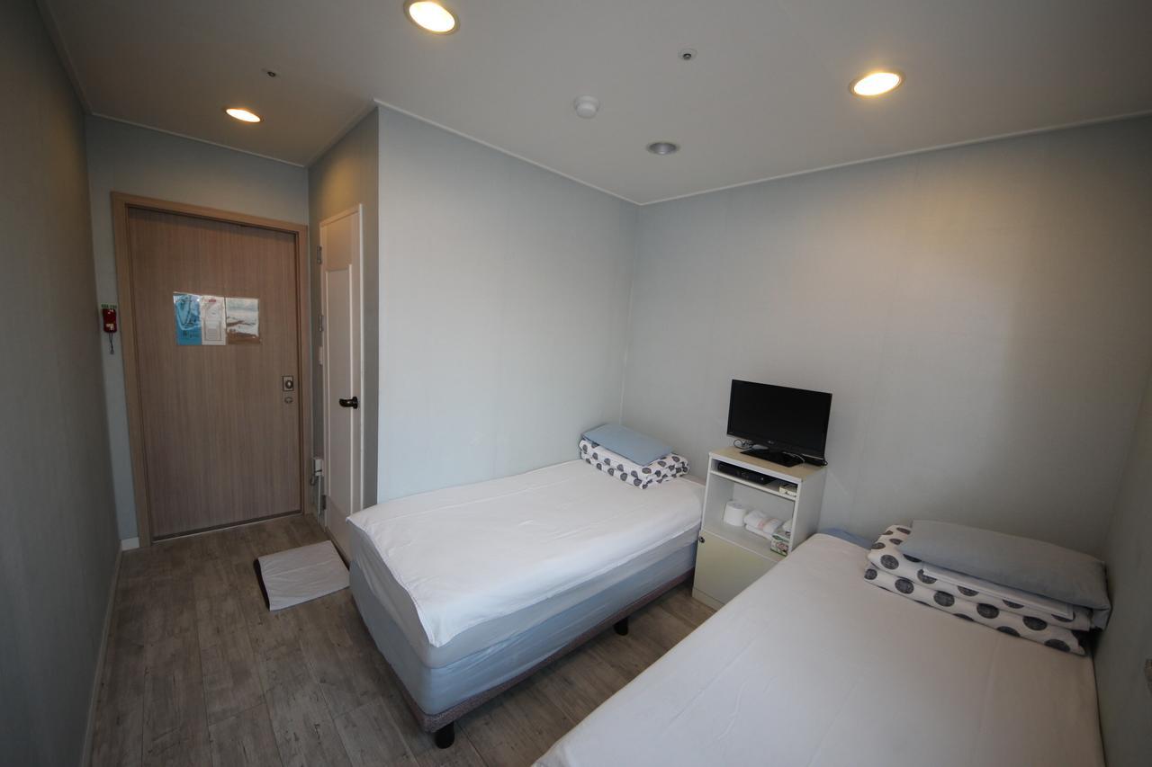 Hostel The New Day Busan Exteriör bild