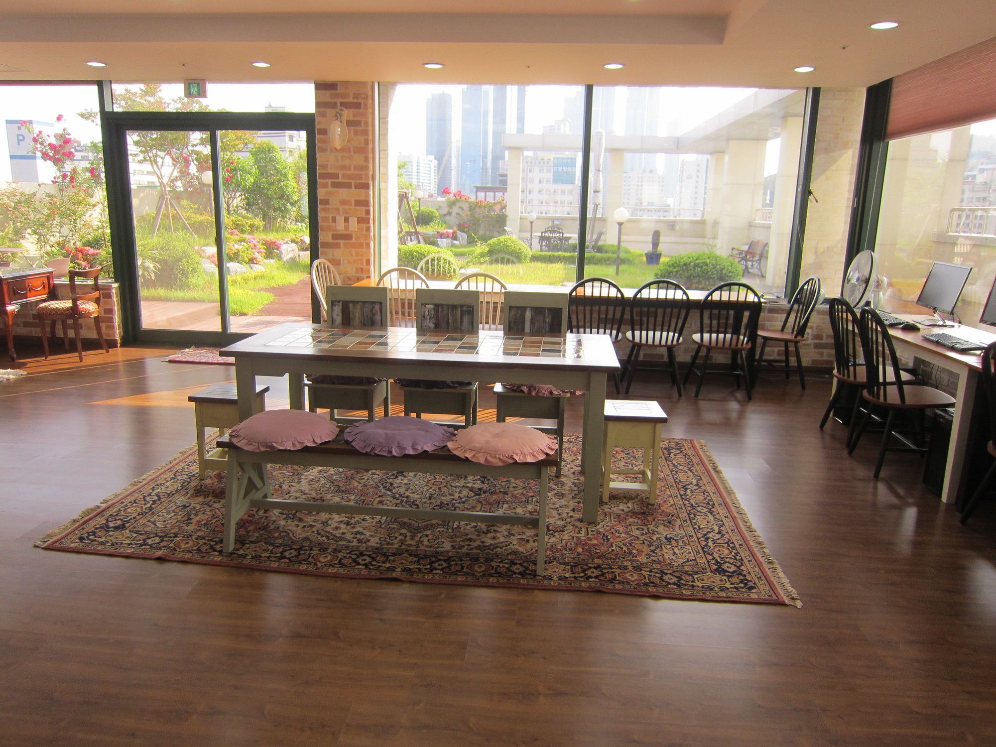 Hostel The New Day Busan Exteriör bild