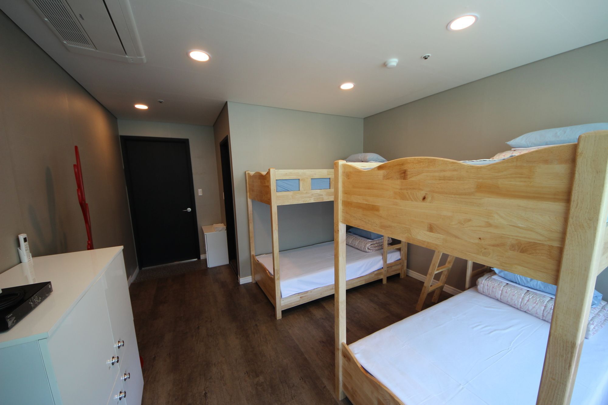 Hostel The New Day Busan Exteriör bild