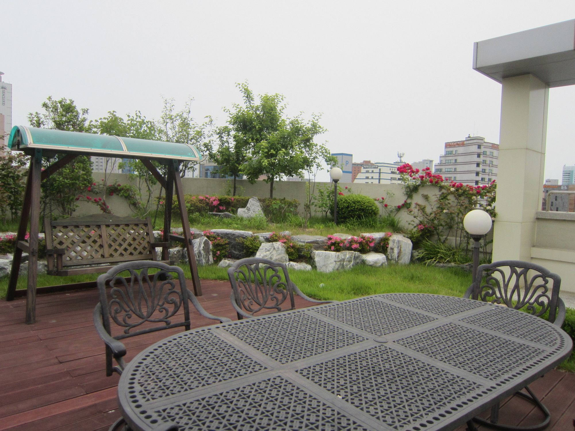 Hostel The New Day Busan Exteriör bild