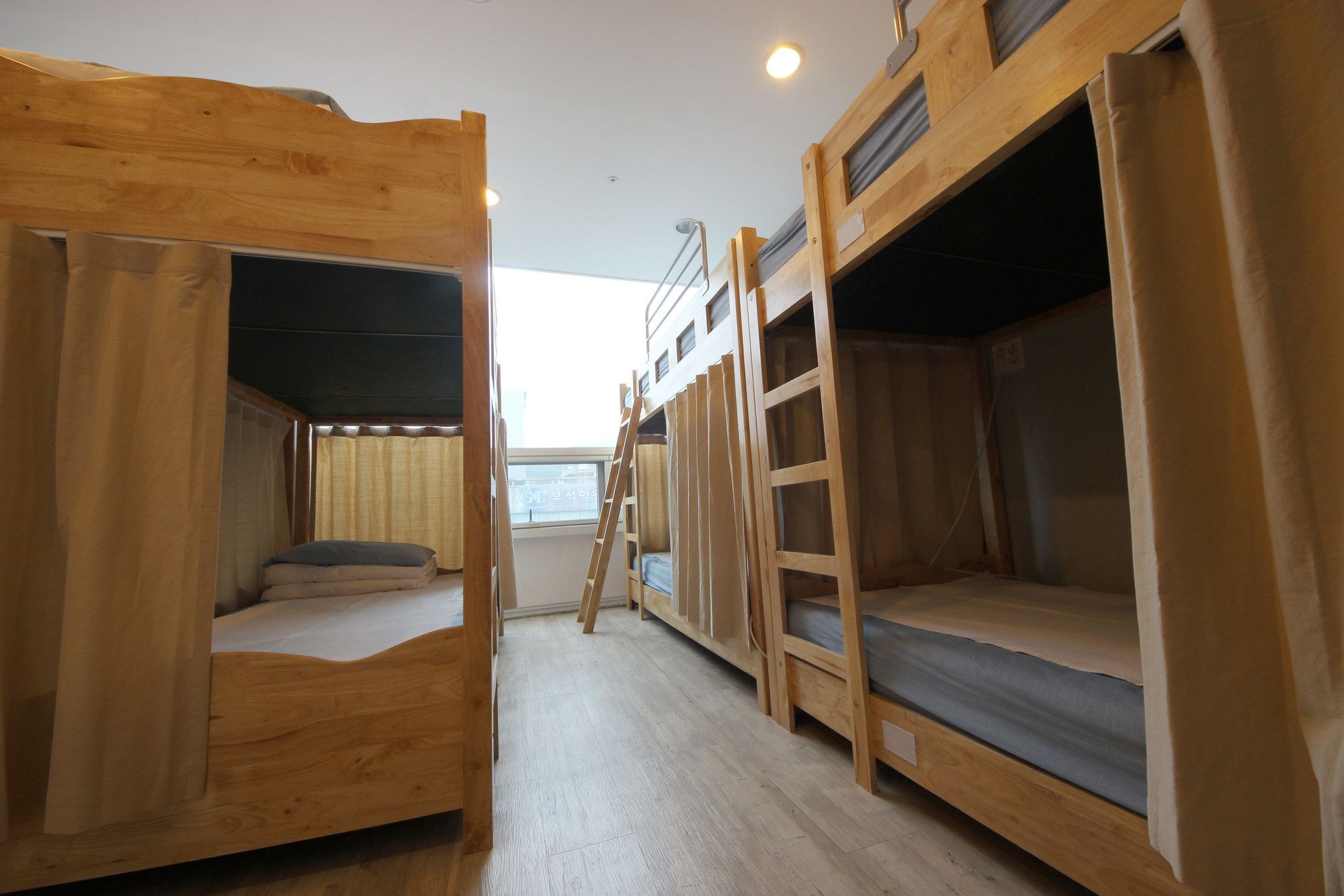Hostel The New Day Busan Exteriör bild